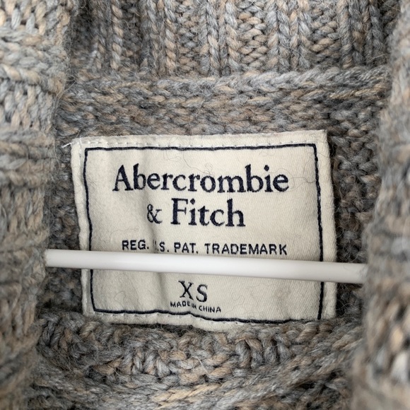 Abercrombie & Fitch Turtleneck Speckled Sweater - Picture 2 of 3